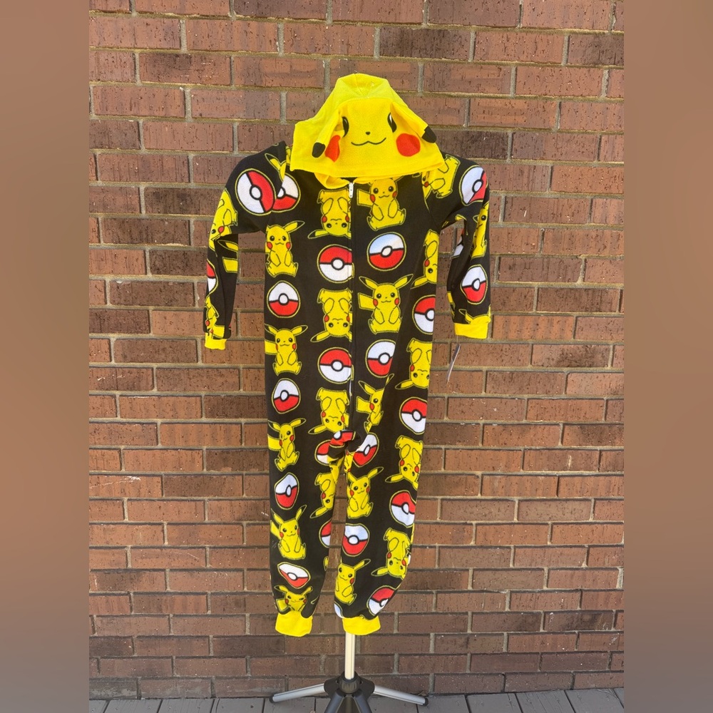 Pokemon Pikachu Poke Ball One Piece Sleepwear Union Suit Hooded Size Small 6-7